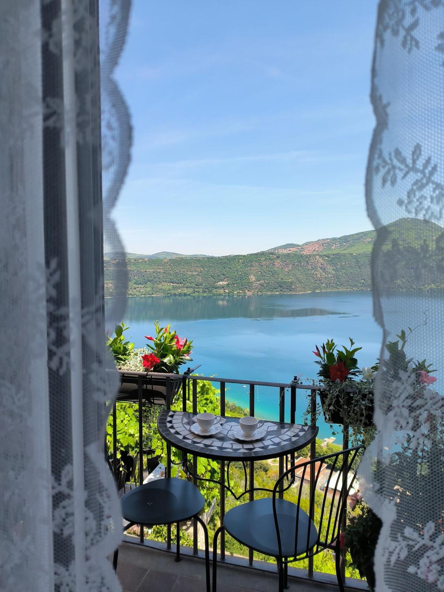 B&B Carpe Diem Vista Lago Castel Gandolfo Bagian luar foto