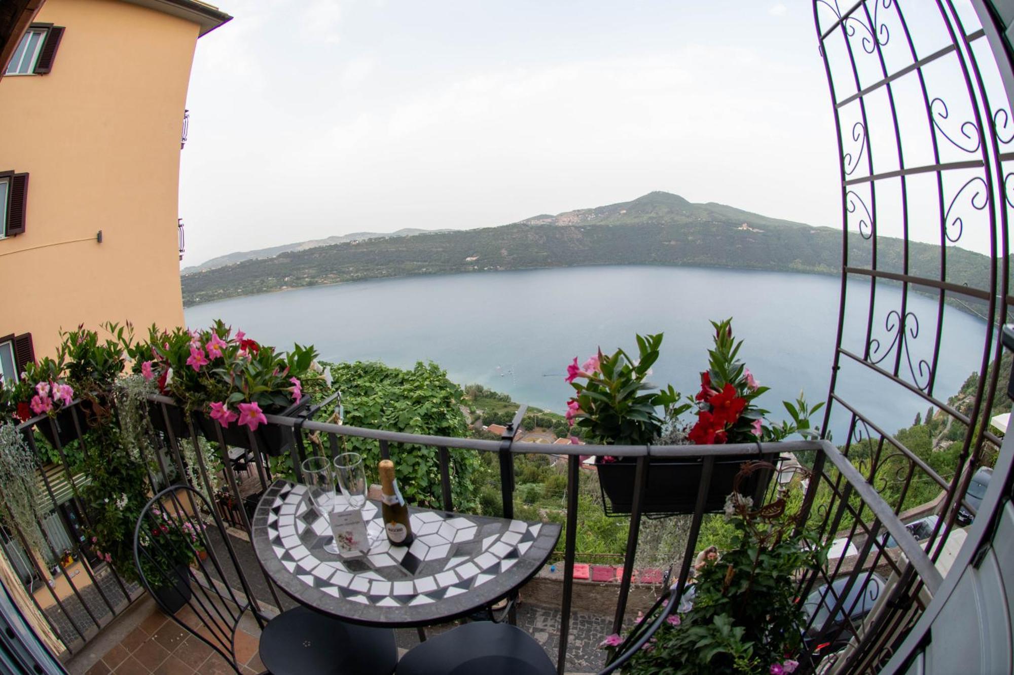 B&B Carpe Diem Vista Lago Castel Gandolfo Bagian luar foto