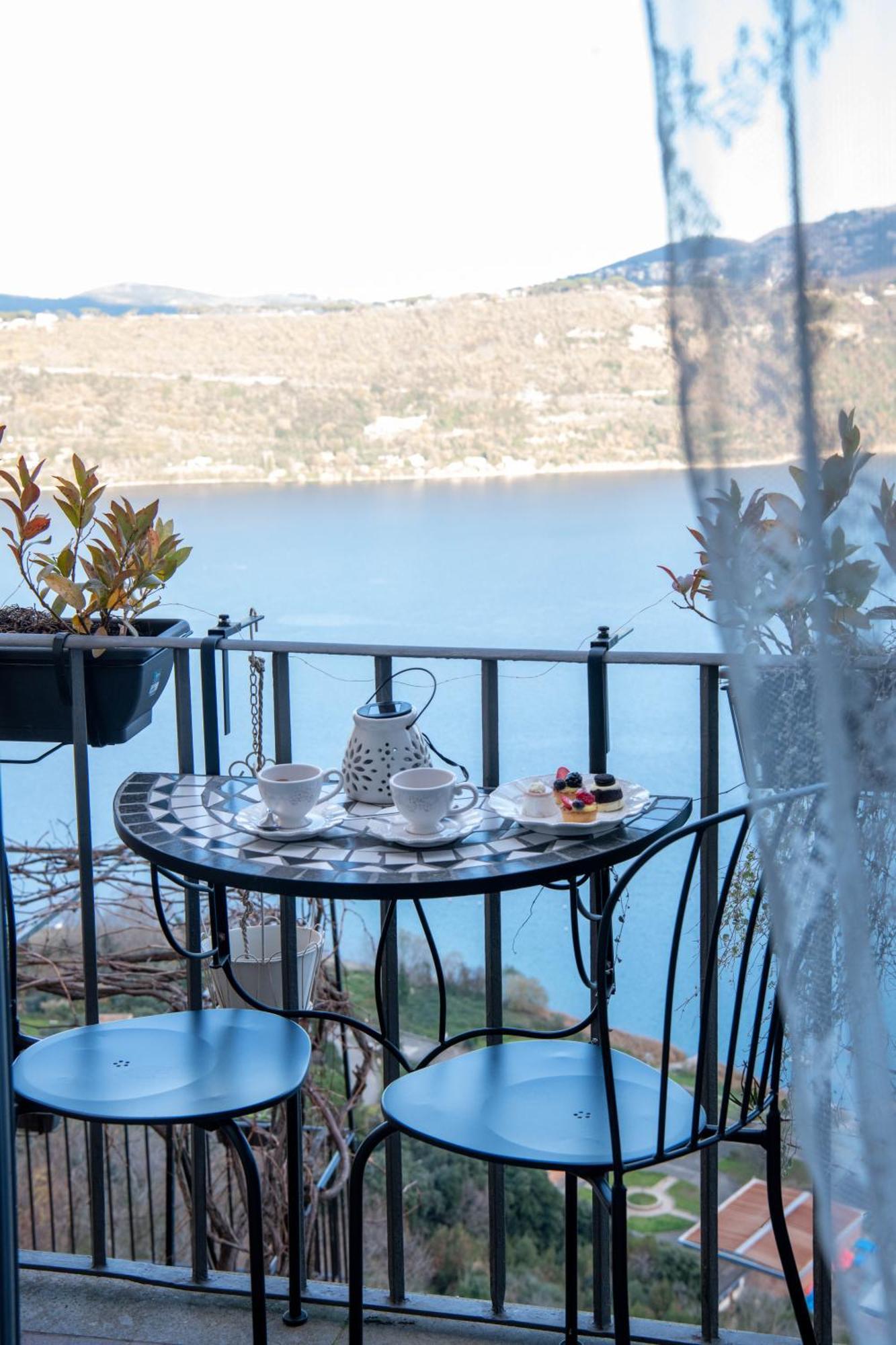 B&B Carpe Diem Vista Lago Castel Gandolfo Bagian luar foto