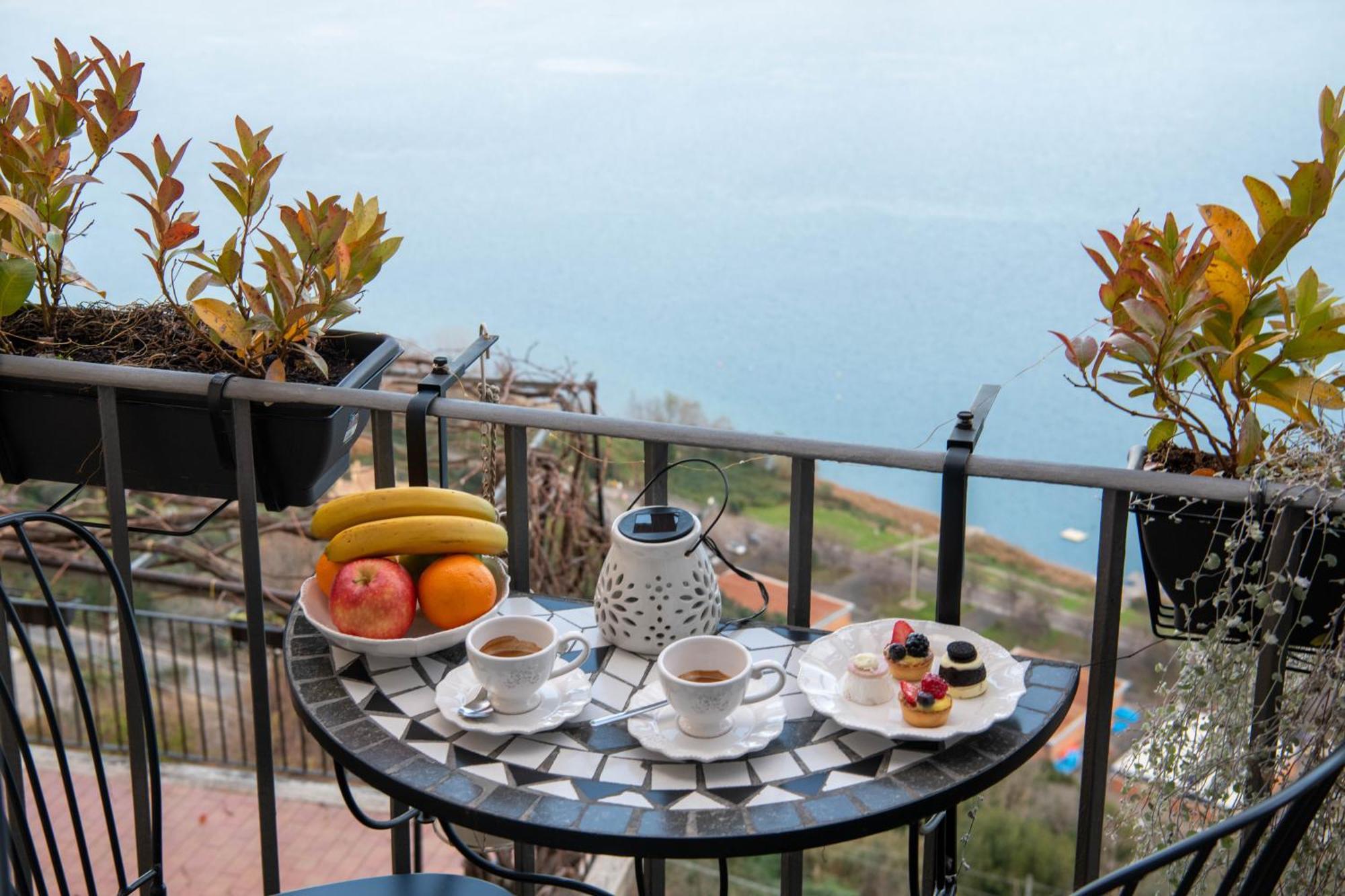 B&B Carpe Diem Vista Lago Castel Gandolfo Bagian luar foto